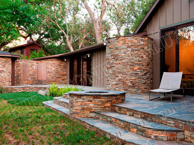 Advantages of Stone Fences: Reliability, Durability, and Aesthetics